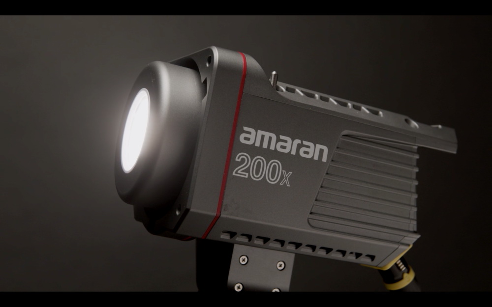 Lighting : Aputure Amaran 200x Bi-Color LED Light