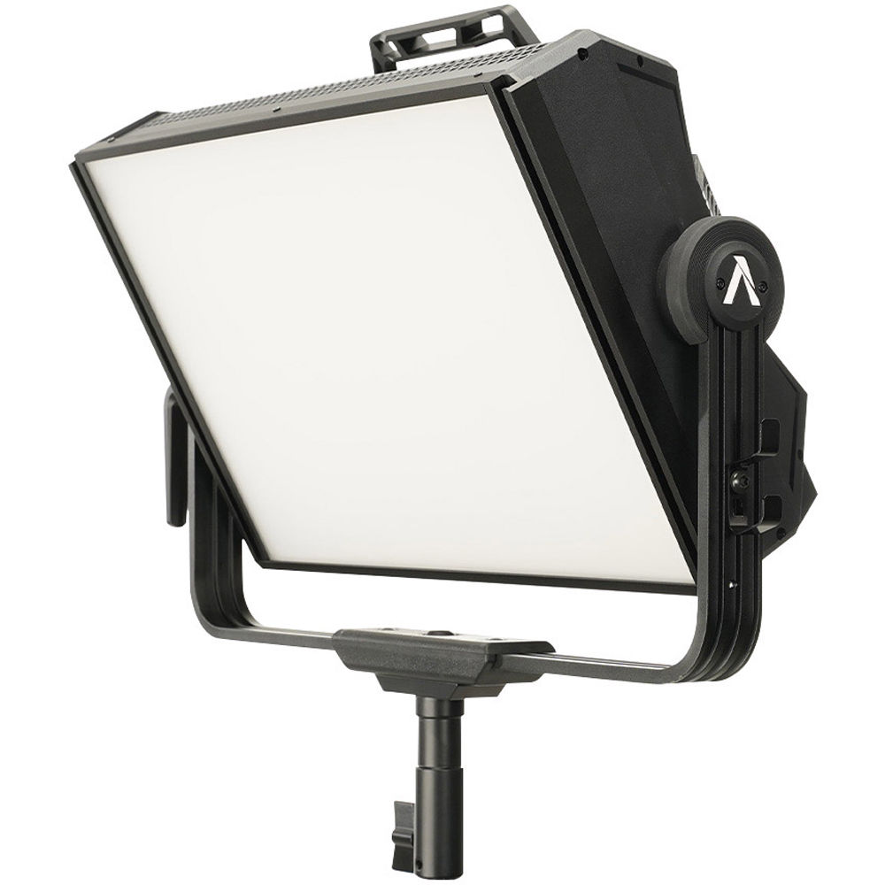 Aputure Nova P300c RGBWW LED Panel ไฟ LED พาเนล ปอุณหภูมิสี 2000-10000K ให้สีเที่ยงตรงด้วยค่า CRI/TLCI:95 ปรับสี RGB ได้ รองรับ DMX, Bluetooth และ Sidus Link องศากระจายแสงกว้าง 120 องศา เอฟเฟกต์ในตัว 15 แบบ พร้อมเคสกันกระแทกมีล้อ ราคา 66400 บาท