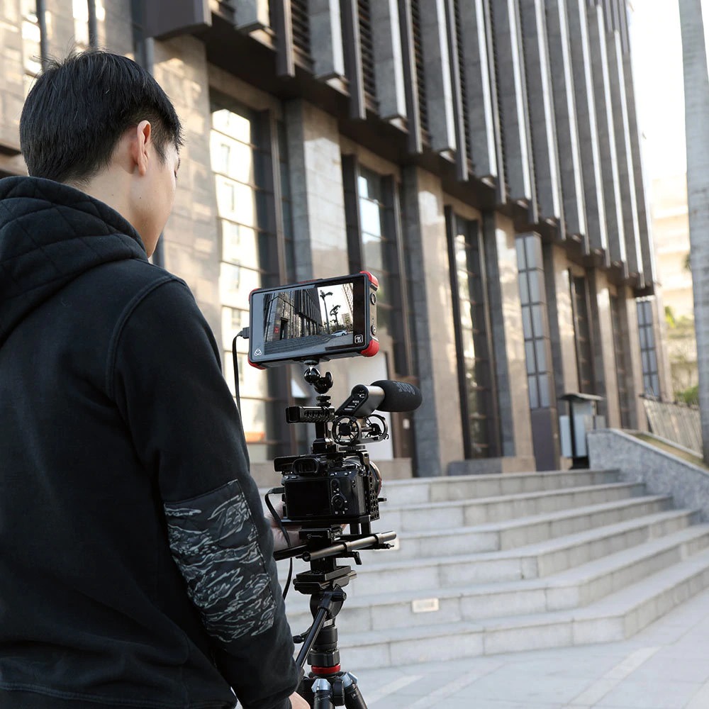 SmallRig Cage Kit for Sony A7RIII/A7III 2103 ชุดริกกล้อง Sony A7RIII / A7III พร้อมด้ามจับ และหัวบอลติดจอมอนิเตอร์ ราคา 5200 บาท