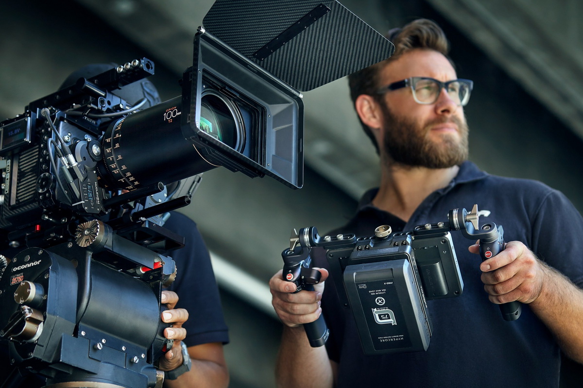 Tilta Nucleus-M Wireless Lens Control System ชุดควบคุมเลนส์แบบไร้สาย พร้อมมอเตอร์สองชุด ควบคุมโฟกัส รูรับแสงและซูม ราคา 45000 บาท